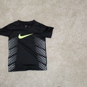 Nike dri-fit tee 3T